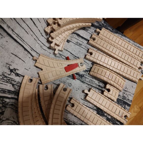 Wooden Train Track Lot Of 18 Bridge And Switch Piece READ - Picture 3 of 4